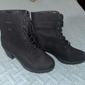 Ashley Blue boots size 10